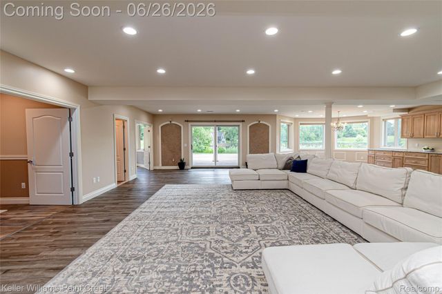 2400 Inwood Road, Washington Township, MI 48095