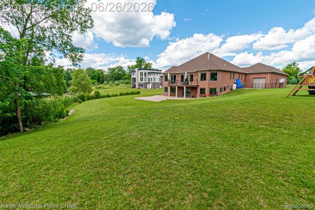 2400 Inwood Road, Washington Township, MI 48095