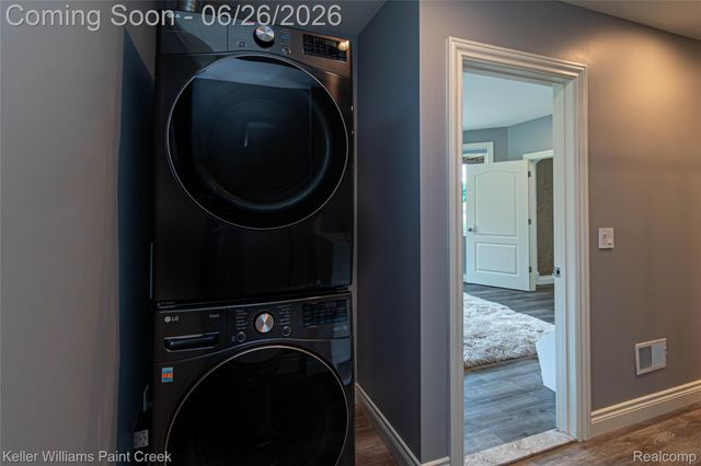 2400 Inwood Road, Washington Township, MI 48095