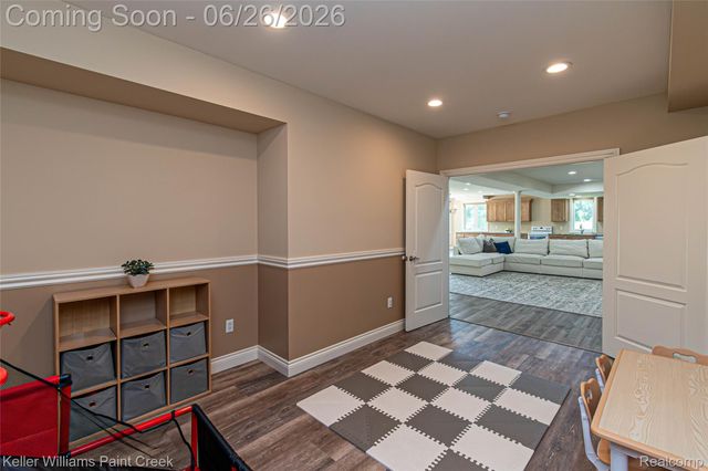 2400 Inwood Road, Washington Township, MI 48095