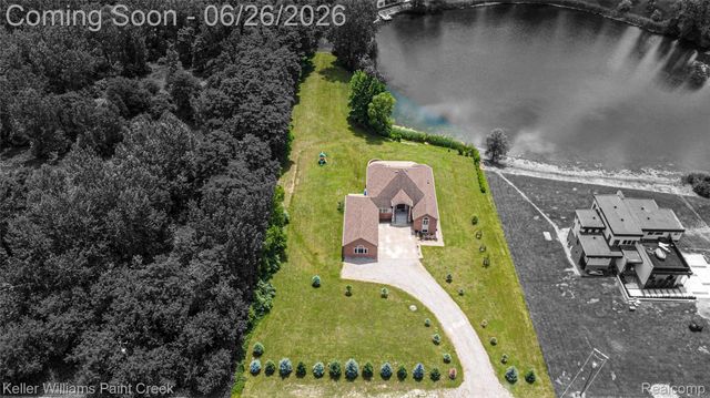 2400 Inwood Road, Washington Township, MI 48095