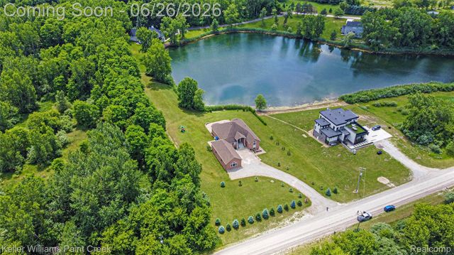 2400 Inwood Road, Washington Township, MI 48095