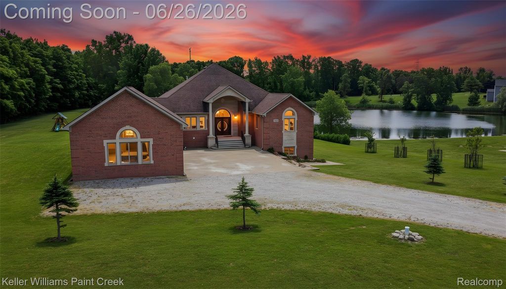2400 Inwood Road, Washington Township, MI 48095