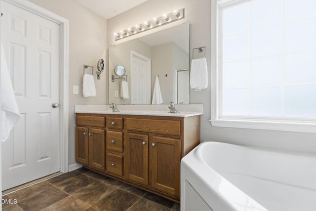 139 Woodglen Drive, Clayton, NC 27527