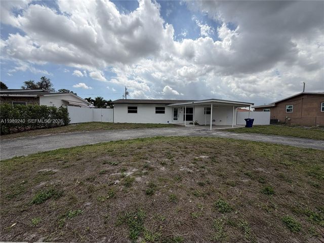 3950 NW 171st Ter, Miami Gardens, FL 33055
