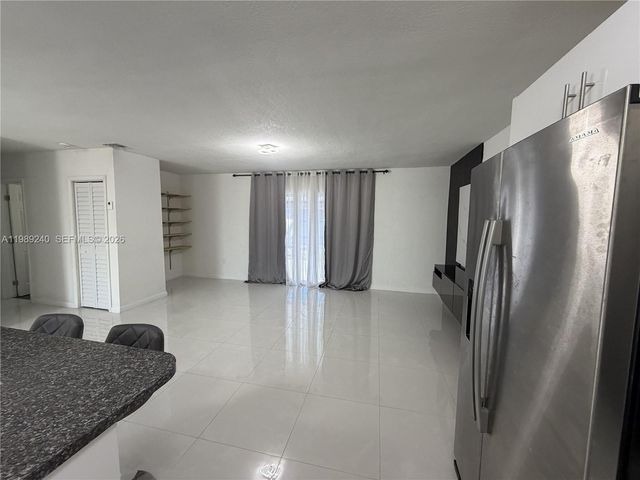 3950 NW 171st Ter, Miami Gardens, FL 33055