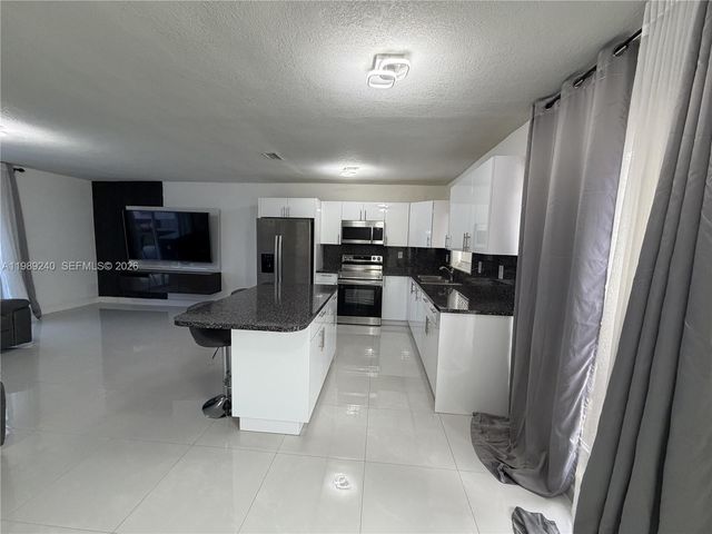 3950 NW 171st Ter, Miami Gardens, FL 33055