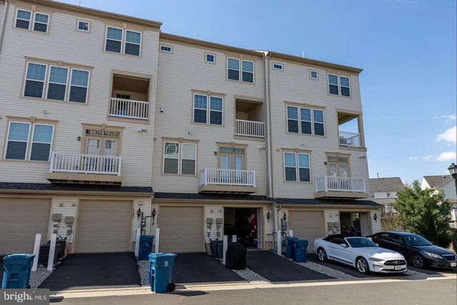 7584 BRUNSON CIR, Gainesville, VA 20155