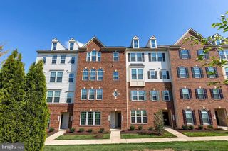 7584 BRUNSON CIR, Gainesville, VA 20155