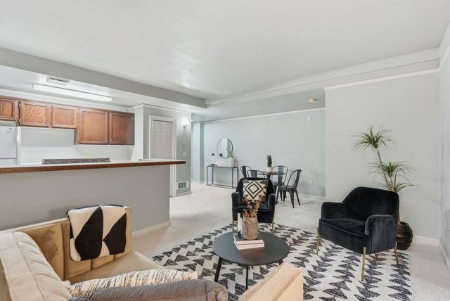 852 N Summit Blvd, Spokane, WA 99201