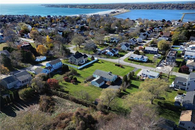 118 Wolcott Avenue, Middletown, RI 02842
