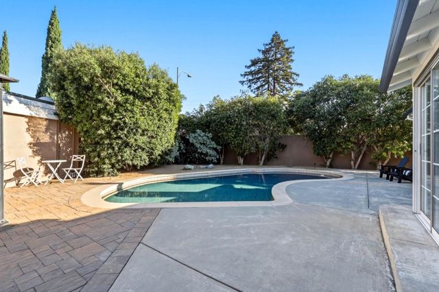 10 Darryl Drive, Campbell, CA 95008