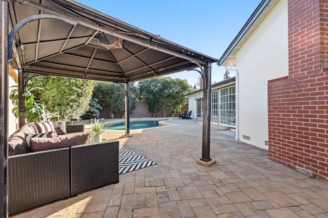 10 Darryl Drive, Campbell, CA 95008