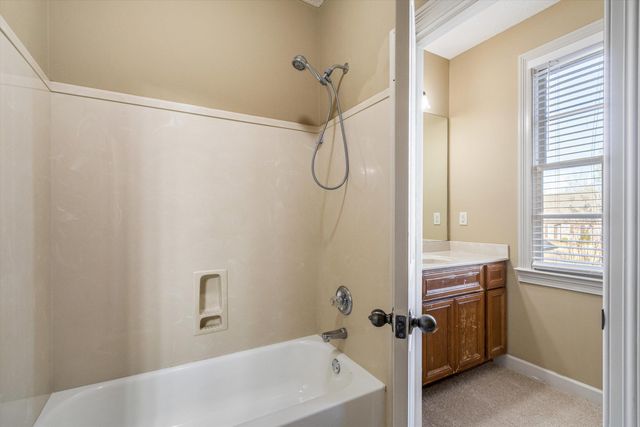 8841 RIVER PINE DR, Cordova, TN 38016