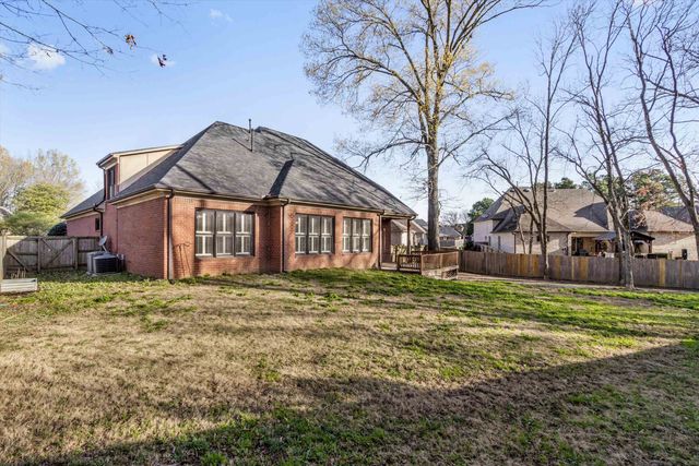 8841 RIVER PINE DR, Cordova, TN 38016