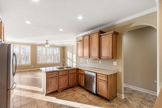 8841 RIVER PINE DR, Cordova, TN 38016