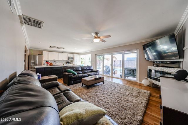 6037 W MARCONI Avenue, Glendale, AZ 85306