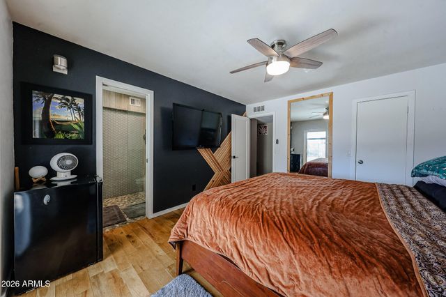 6037 W MARCONI Avenue, Glendale, AZ 85306