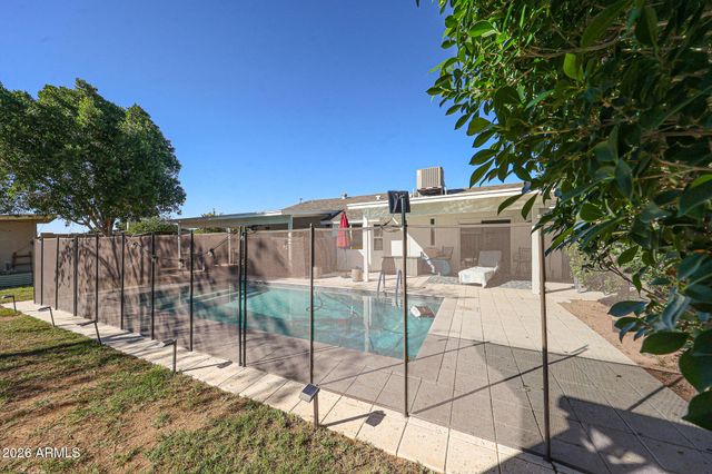 6037 W MARCONI Avenue, Glendale, AZ 85306