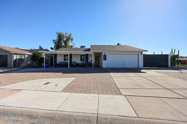 6037 W MARCONI Avenue, Glendale, AZ 85306