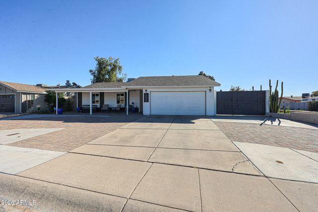 6037 W MARCONI Avenue, Glendale, AZ 85306