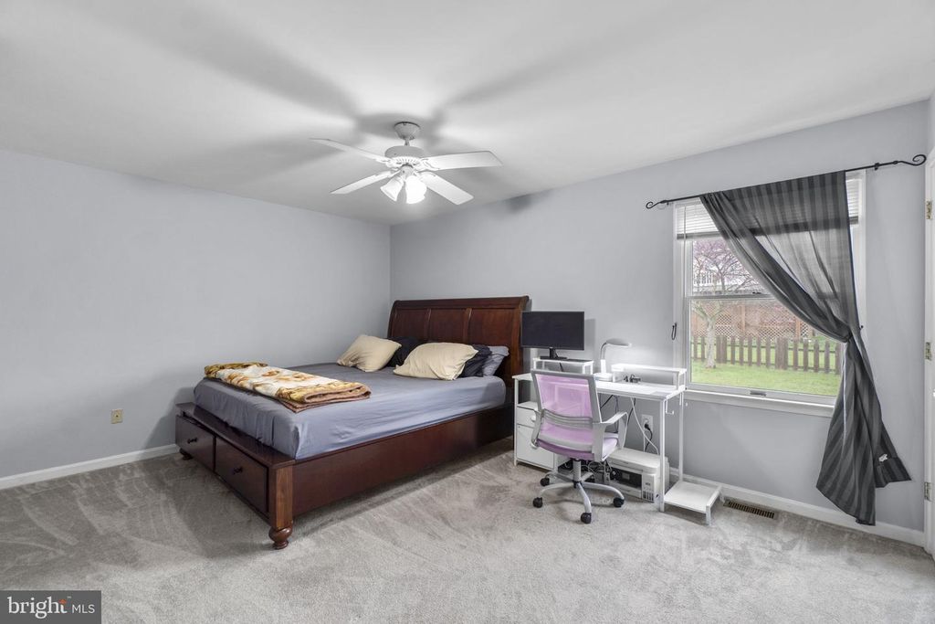 Image 15 of property listing at 9 IRONMASTER CT, Thurmont, MD 21788