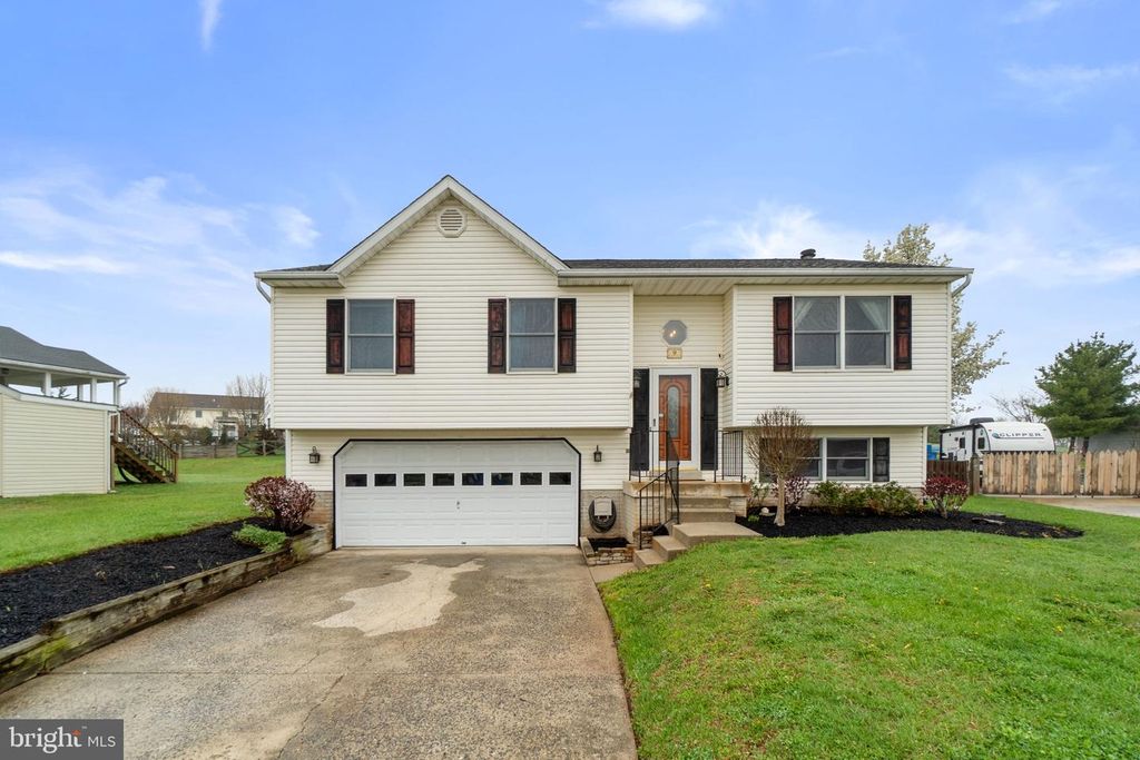 Image 2 of property listing at 9 IRONMASTER CT, Thurmont, MD 21788