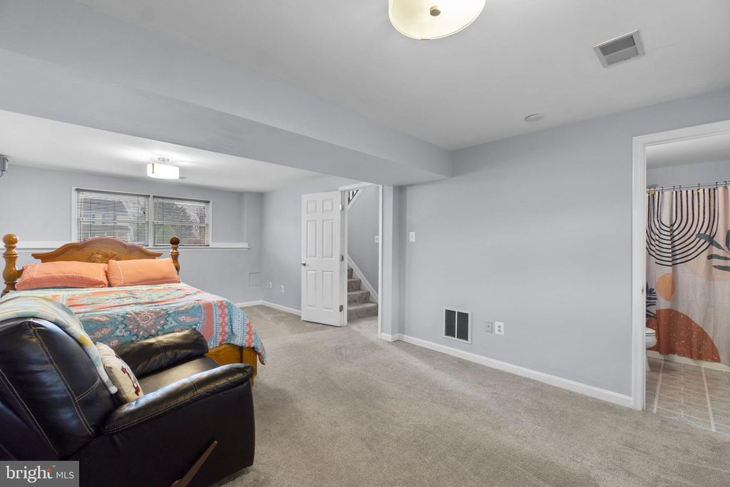 Image 28 of property listing at 9 IRONMASTER CT, Thurmont, MD 21788