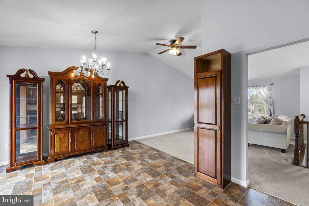 Image 7 of property listing at 9 IRONMASTER CT, Thurmont, MD 21788