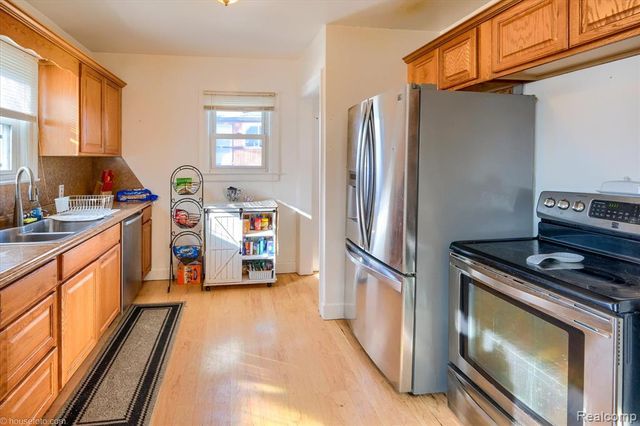 238 E Nepessing Street, Lapeer, MI 48446