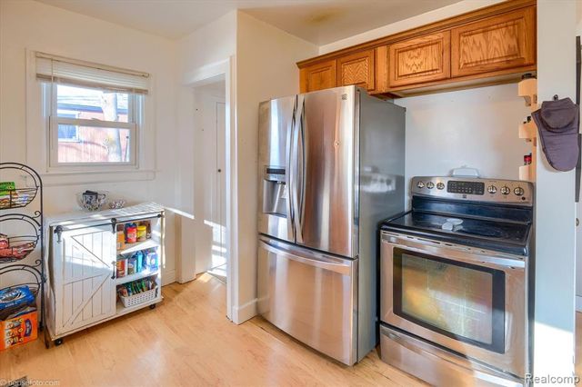 238 E Nepessing Street, Lapeer, MI 48446