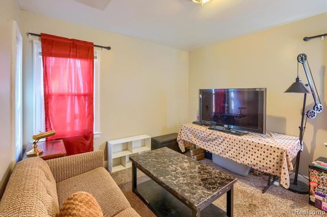 238 E Nepessing Street, Lapeer, MI 48446