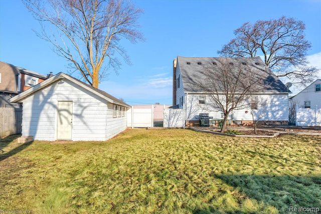 238 E Nepessing Street, Lapeer, MI 48446