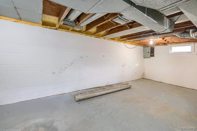 238 E Nepessing Street, Lapeer, MI 48446