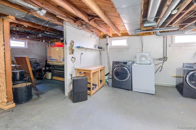 238 E Nepessing Street, Lapeer, MI 48446