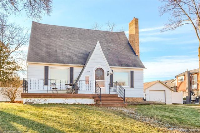 238 E Nepessing Street, Lapeer, MI 48446