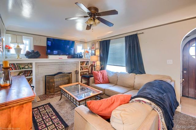 238 E Nepessing Street, Lapeer, MI 48446