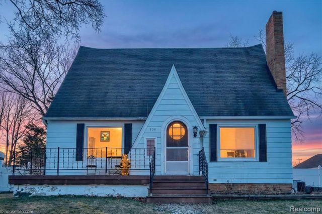 238 E Nepessing Street, Lapeer, MI 48446