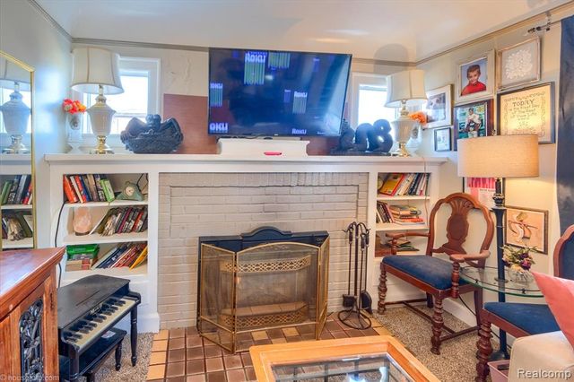 238 E Nepessing Street, Lapeer, MI 48446