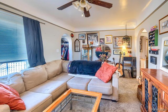 238 E Nepessing Street, Lapeer, MI 48446