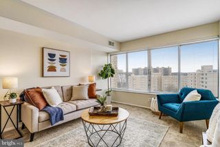 5340 Holmes Run Pkwy Unit 1207, Alexandria, VA 22304