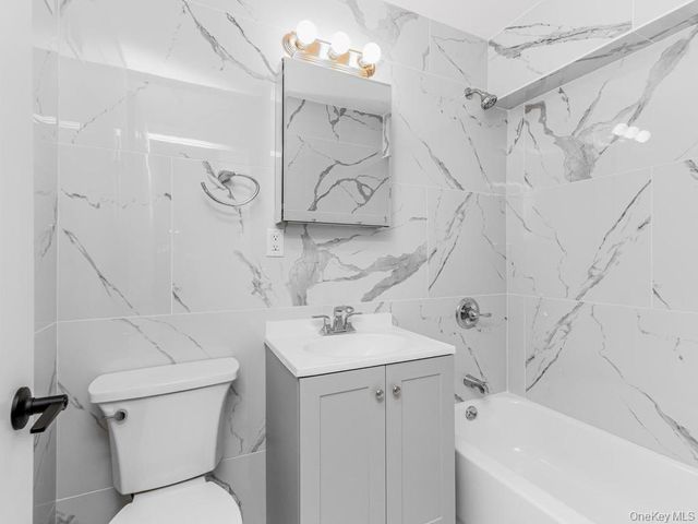 671 Bronx River Road 6L, Yonkers, NY 10704