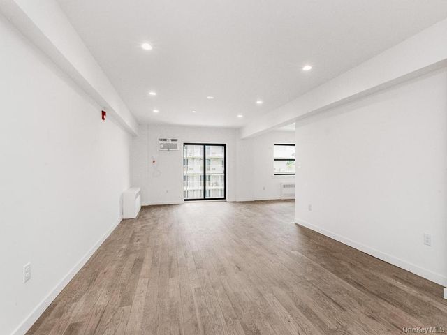 671 Bronx River Road 6L, Yonkers, NY 10704