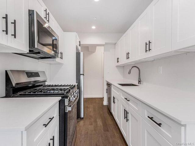 671 Bronx River Road 6L, Yonkers, NY 10704