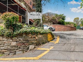 671 Bronx River Road 6L, Yonkers, NY 10704