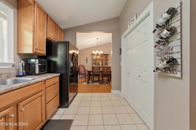 4094 Mountain Vista Rd, Knoxville, TN 37931