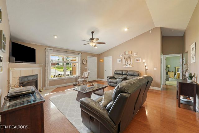 4094 Mountain Vista Rd, Knoxville, TN 37931