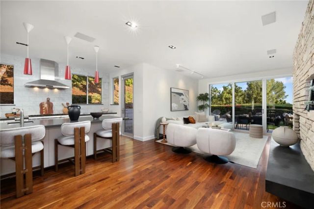598 Camillo Road, Sierra Madre, CA 91024