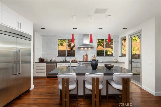598 Camillo Road, Sierra Madre, CA 91024