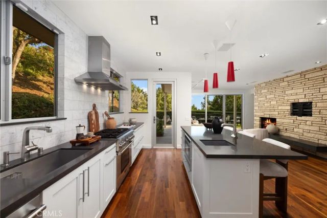 598 Camillo Road, Sierra Madre, CA 91024